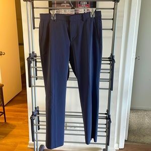 Navy Men’s dress pants. 32x30 slim fit. Great condition $75 retail